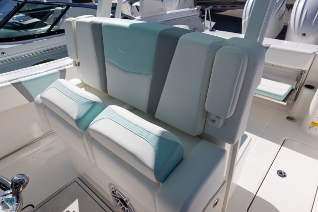 New 2025 Robalo R270  Boat for sale